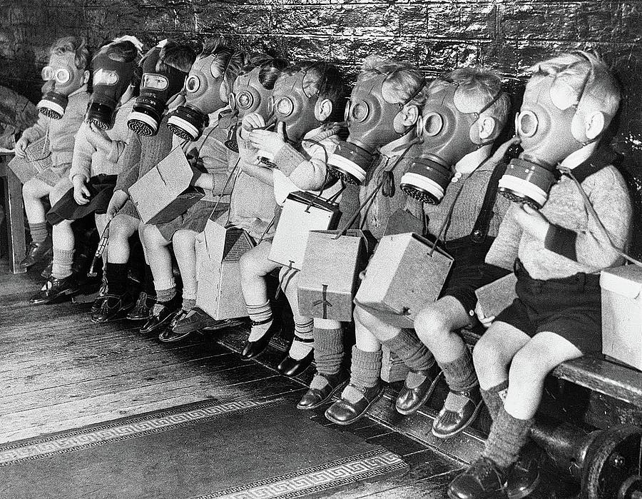 school-children-wear-gas-masks-during-th